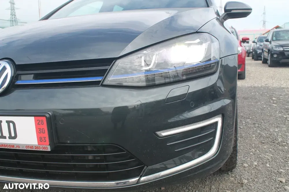 Volkswagen Golf — imagine 3