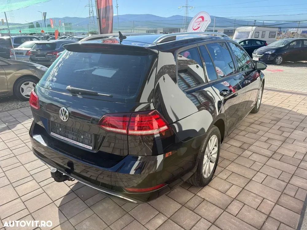 Volkswagen Golf — imagine 5