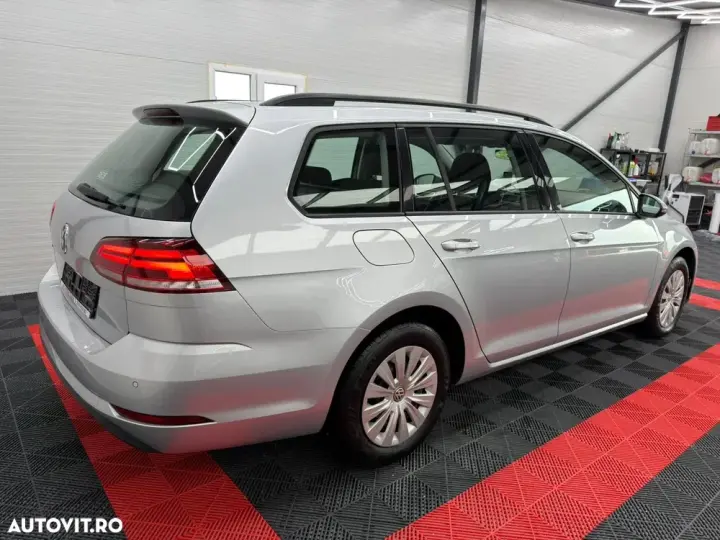 Volkswagen Golf VII 1.6 TDI SCR Comfortline