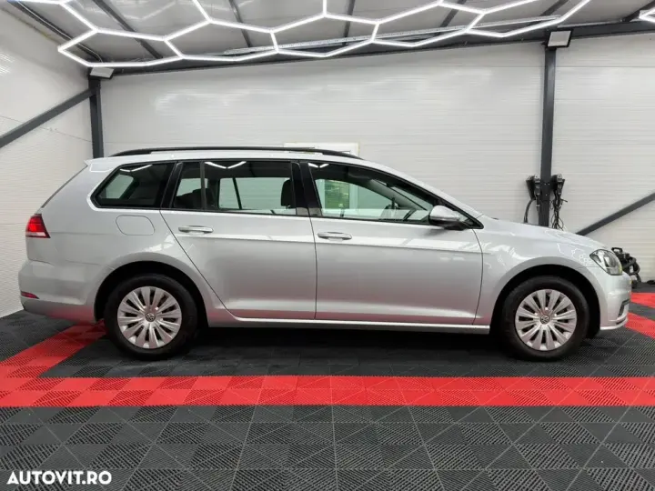 Volkswagen Golf VII 1.6 TDI SCR Comfortline