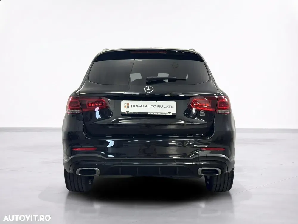 Mercedes-Benz GLC 300 d 4MATIC — imagine 4