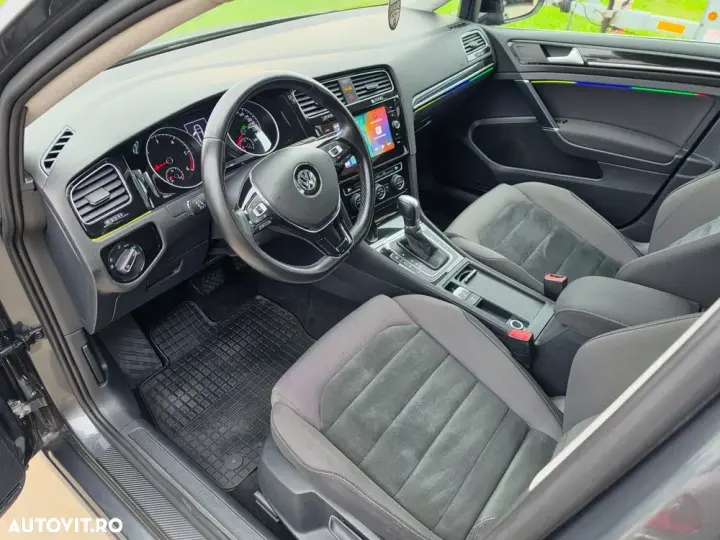 Volkswagen Golf VII 1.6 TDI DSG Comfortline