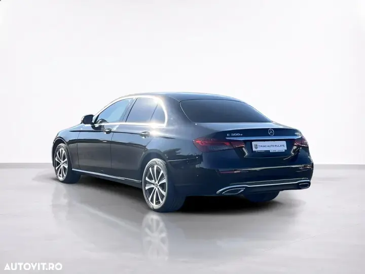 Mercedes-Benz E W213 300 4MATIC Aut.