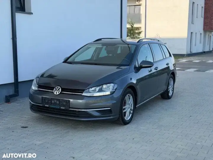 Volkswagen Golf VII 1.6 TDI DSG Comfortline