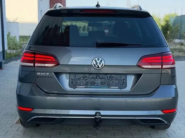 Volkswagen Golf VII 1.6 TDI DSG Comfortline