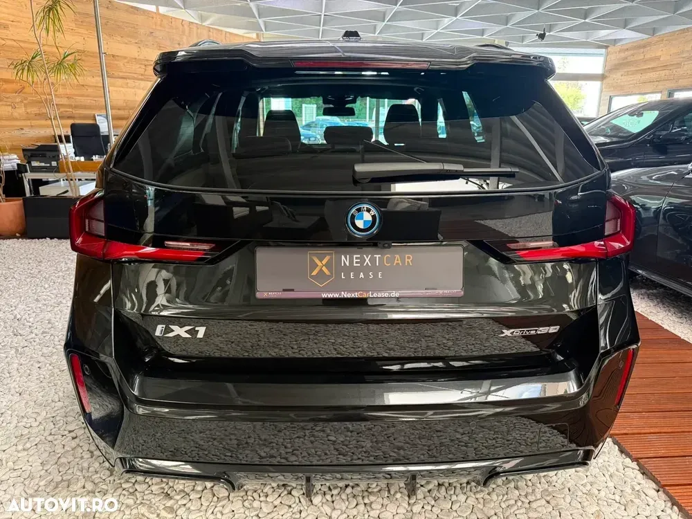 BMW iX1 xDrive30 M Sportpaket — imagine 5