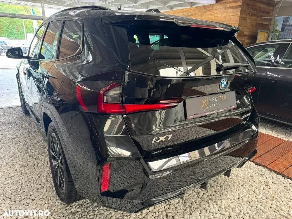 BMW iX1 xDrive30 M Sportpaket — imagine 6