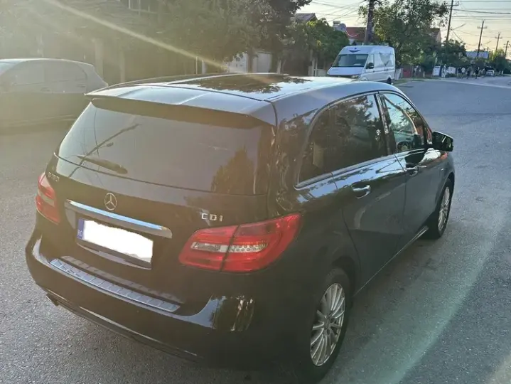 Mercedes-Benz B 180 W246