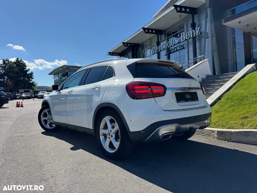 Mercedes-Benz GLA 180 7G-DCT UrbanStyle Edition — imagine 4