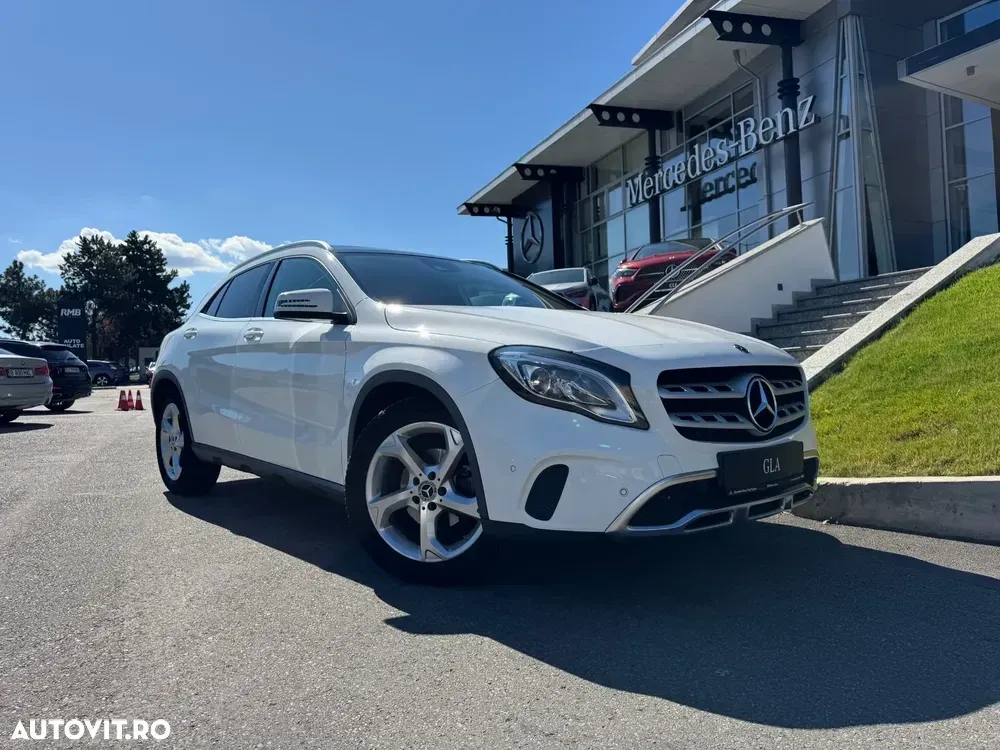 Mercedes-Benz GLA 180 7G-DCT UrbanStyle Edition — imagine 3