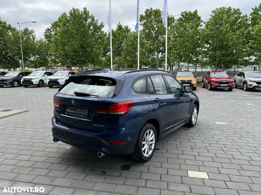 BMW X1 xDrive20i AT — imagine 4