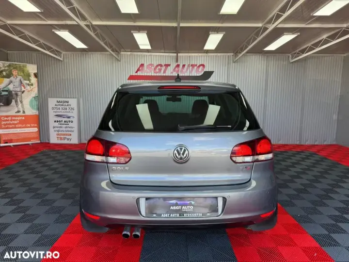 Volkswagen Golf VI