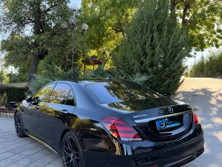 Mercedes-Benz S 63 AMG