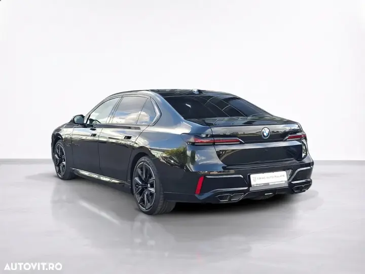 BMW M7 M760e xDrive AT PHEV