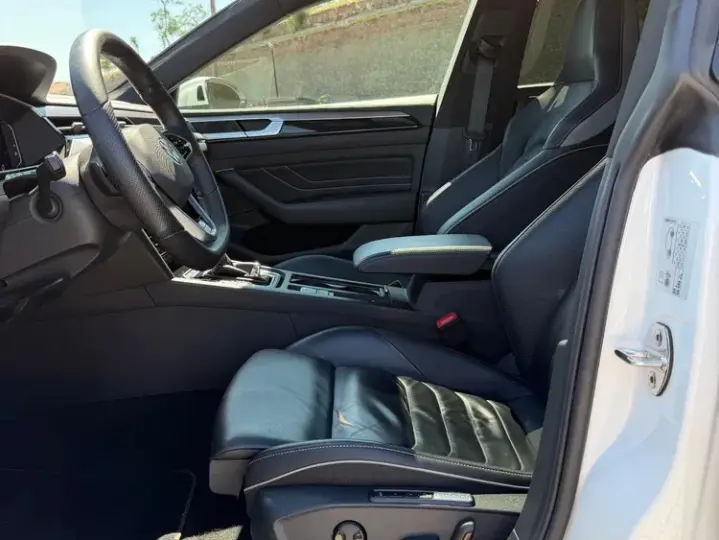 Volkswagen Arteon 1.4 eHybrid OPF DSG R-Line