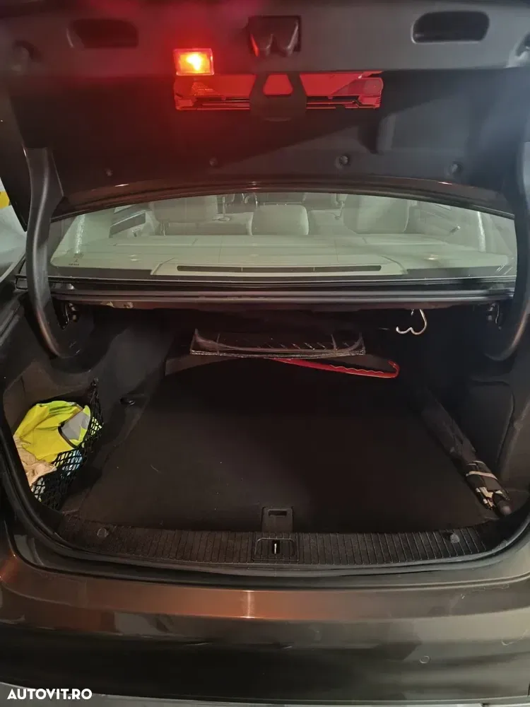 Mercedes-Benz E 220 BlueTEC 4MATIC — imagine 3
