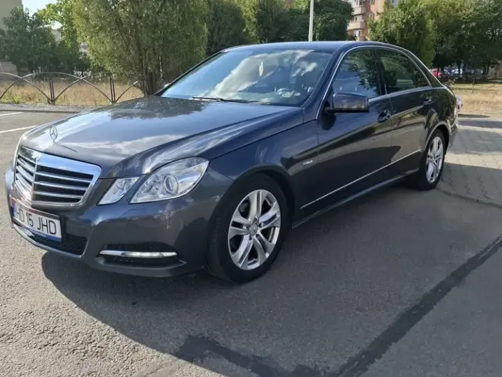 Mercedes-Benz E