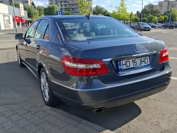 Mercedes-Benz E