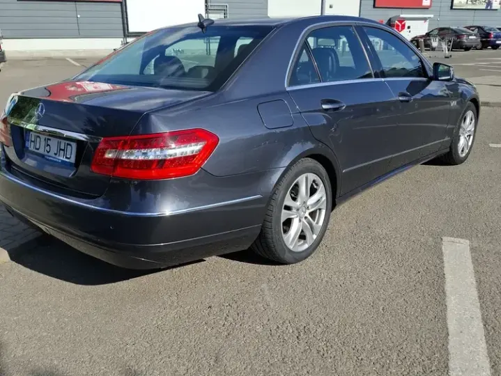 Mercedes-Benz E
