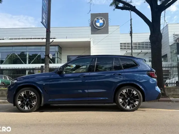 BMW iX3