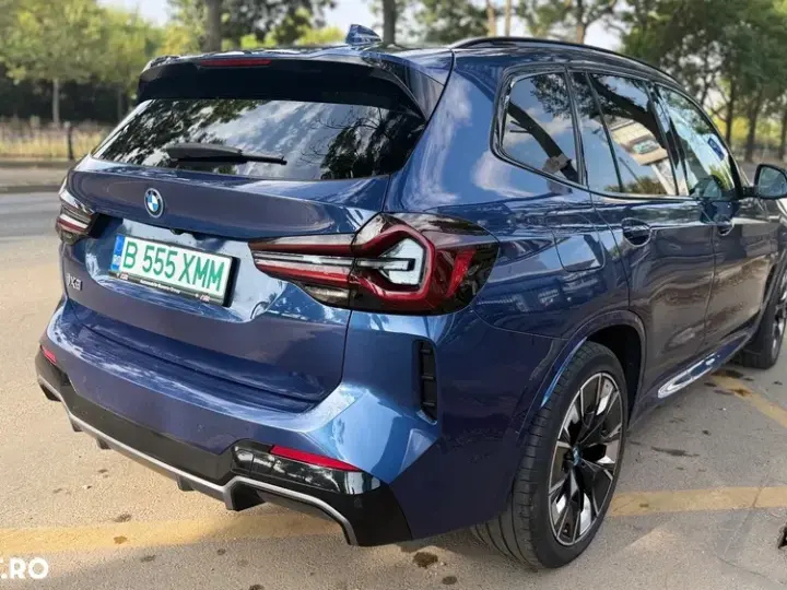 BMW iX3