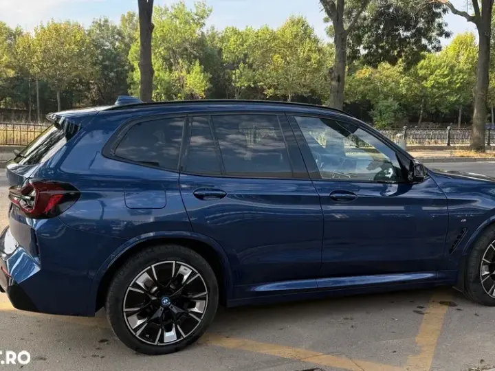 BMW iX3