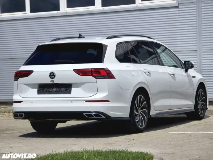 Volkswagen Golf VIII 2.0 TDI SCR DSG R-Line