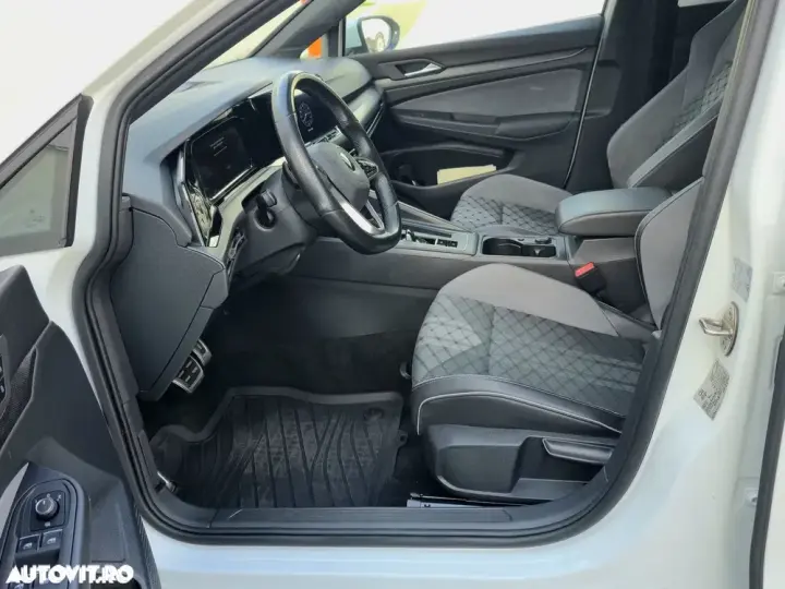 Volkswagen Golf VIII 2.0 TDI SCR DSG R-Line
