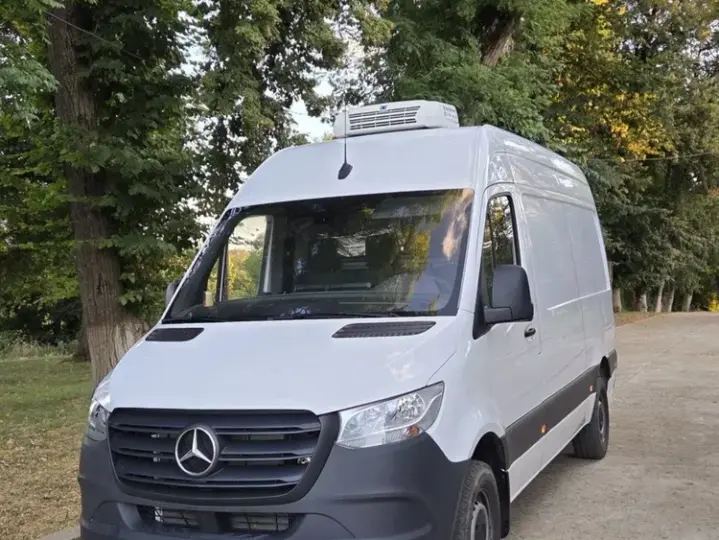 Mercedes-Benz Sprinter 317 CDI 170CP L2H2 RWD 6MT