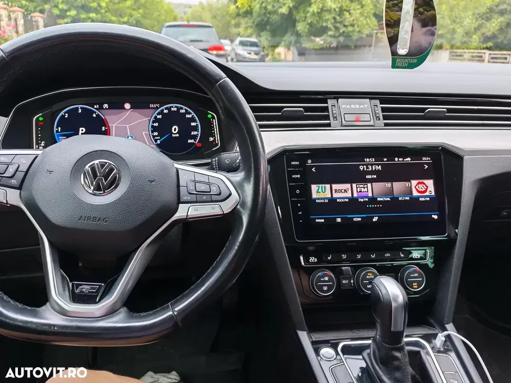 Volkswagen Passat B8 2.0 TDI DSG R Executive — imagine 6