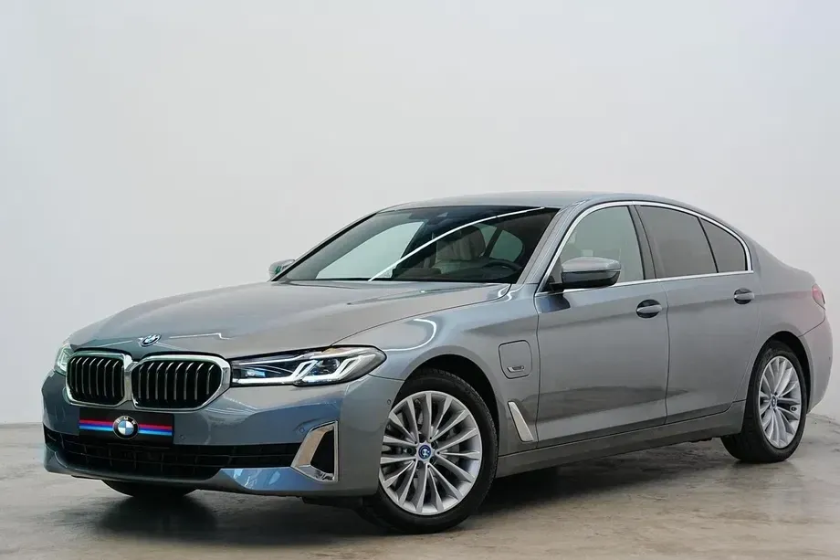BMW Seria 5 530e xDrive AT PHEV — imagine 4