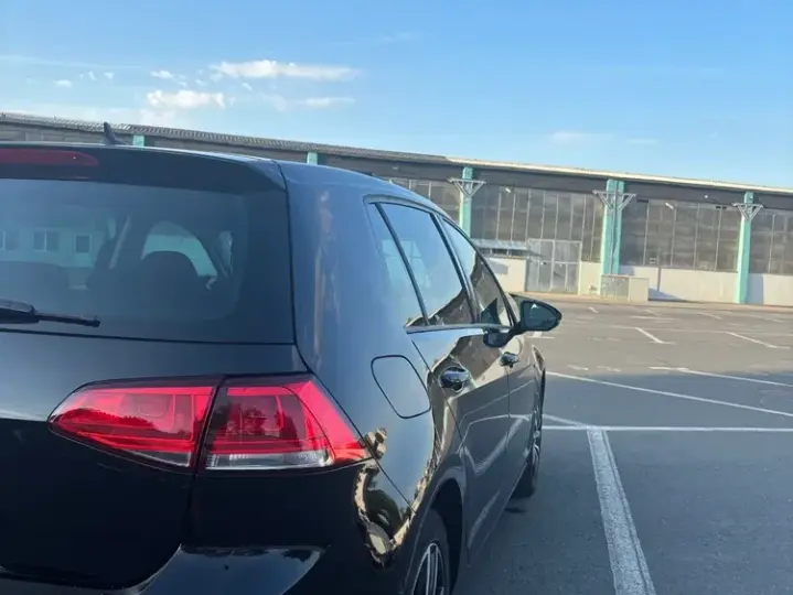 Volkswagen Golf VII 1.6 BlueTDI DSG Cup