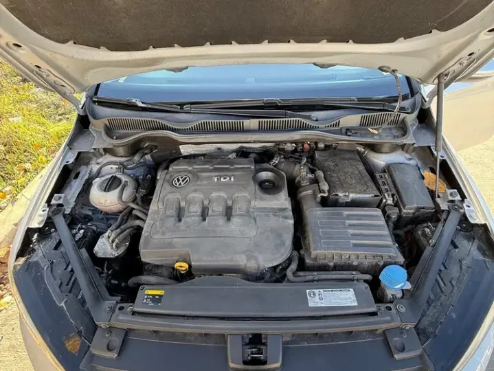 Volkswagen Golf VII 1.6 TDI DSG BMT Comfortline