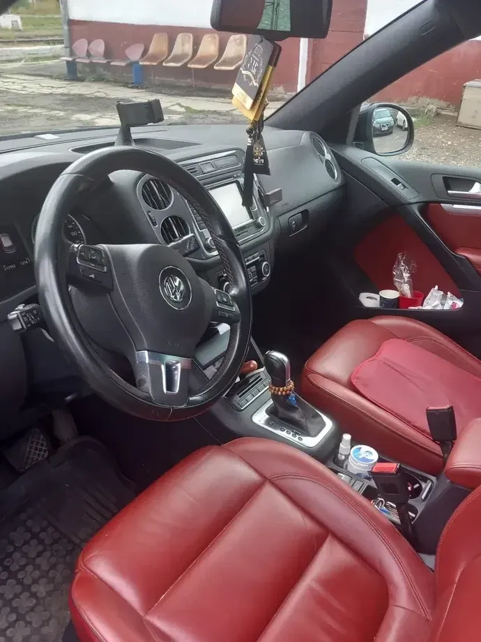 Volkswagen Tiguan 2.0 TDI 4Motion DSG BMT Sport & Style — imagine 2