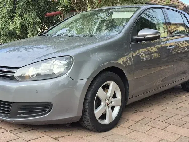 Volkswagen Golf VI