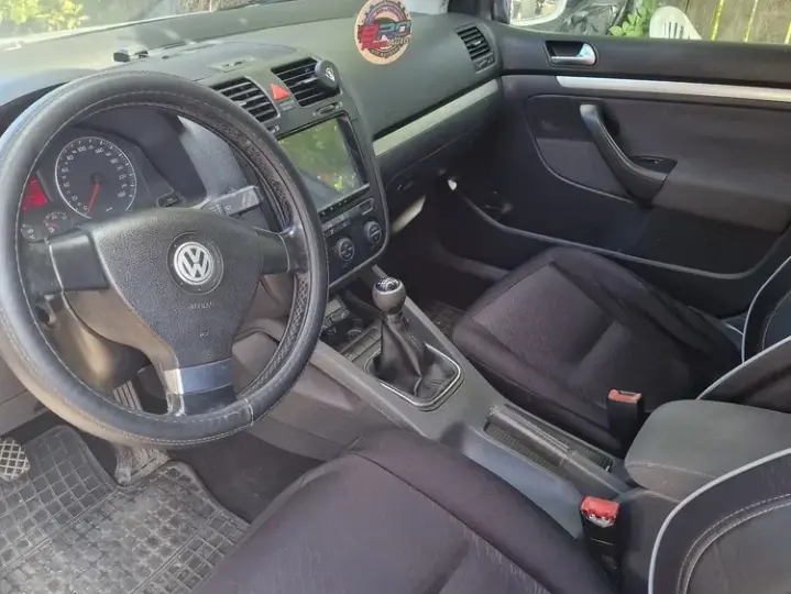 Volkswagen Golf V