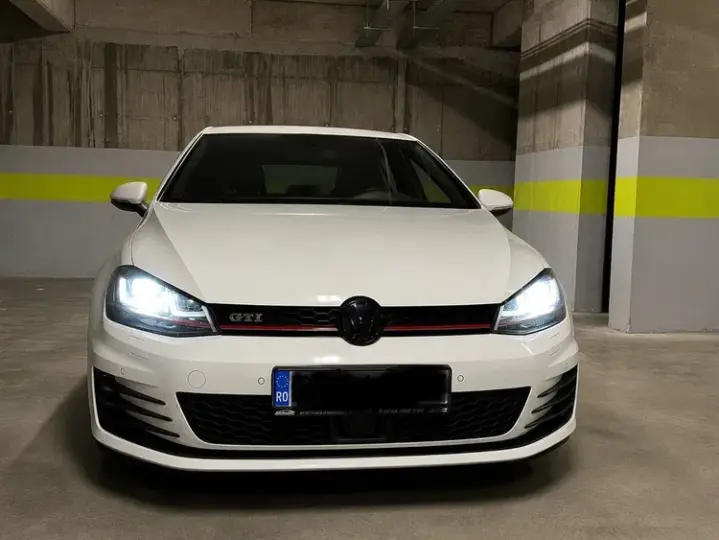 Volkswagen Golf VII