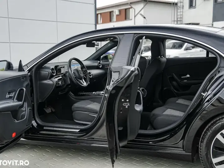 Mercedes-Benz CLA 180 C118 7G-DCT Progressive