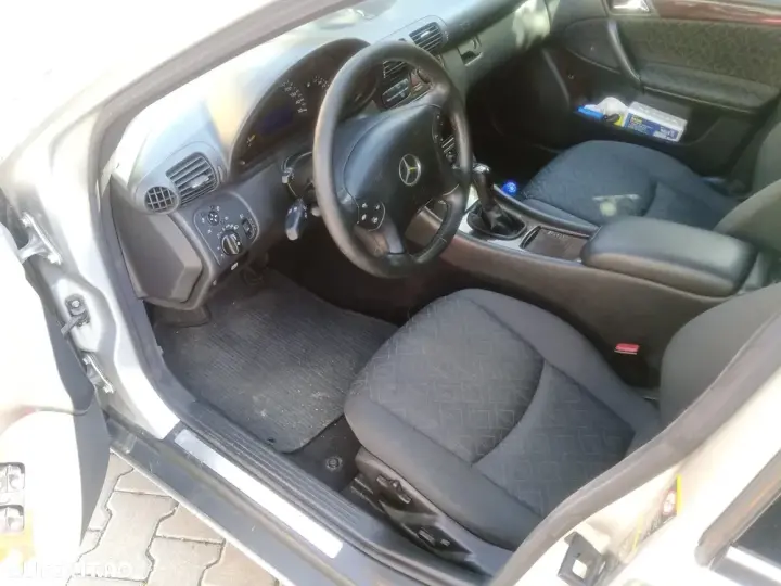 Mercedes-Benz C W203 220 T CDI Elegance