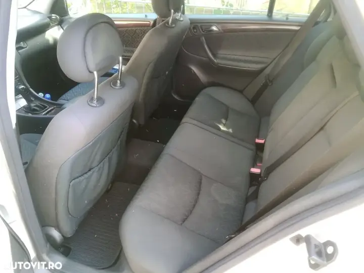 Mercedes-Benz C W203 220 T CDI Elegance