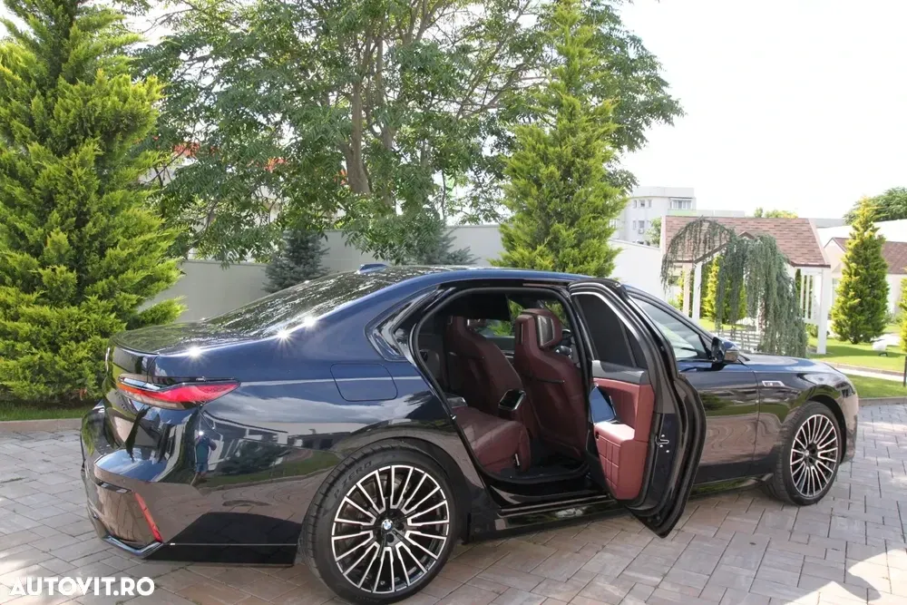BMW Seria 7 G70 [2022-Prezent] — imagine 3