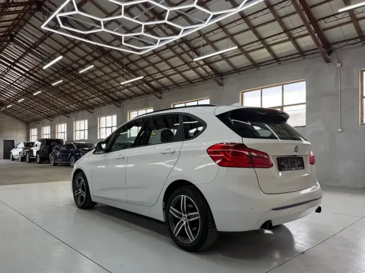 BMW Seria 2 220d Aut. Sport Line