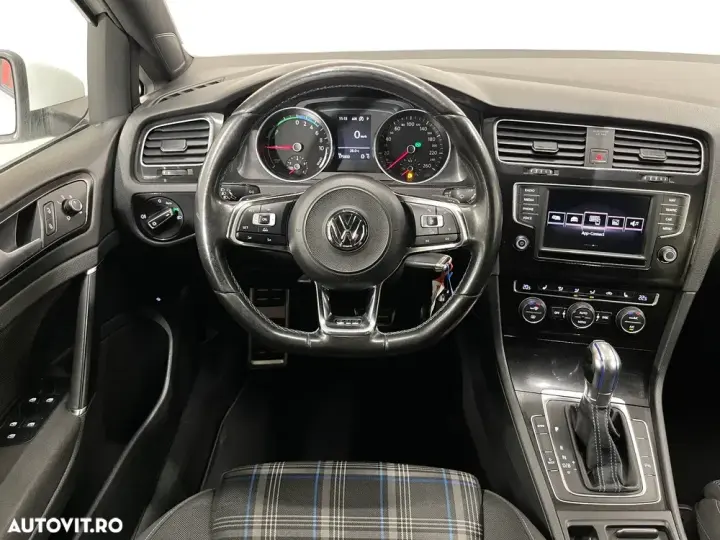 Volkswagen Golf VII